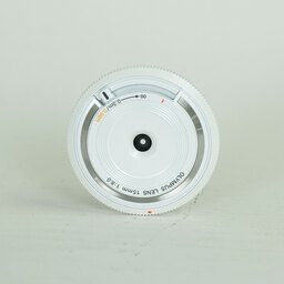 OLYMPUS ボディキャップレンズ BCL-1580 ホワイト