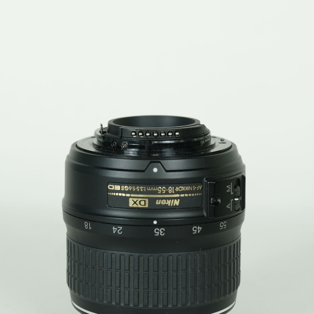 Nikon AF-S DX Zoom-Nikkor 18-55mm F3.5-5.6G ED II ブラックの出品
