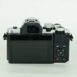 OLYMPUS OM-D E-M10 Mark II