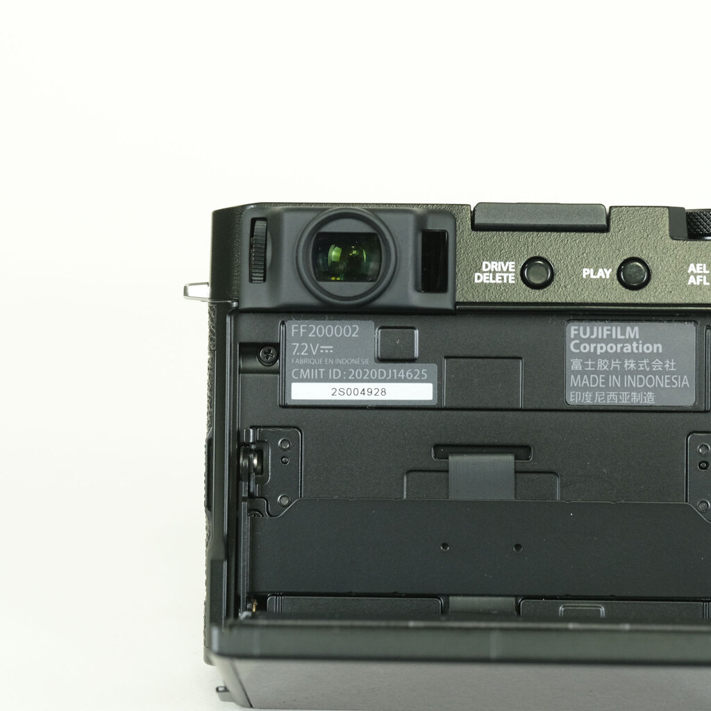 FUJIFILM X-E4