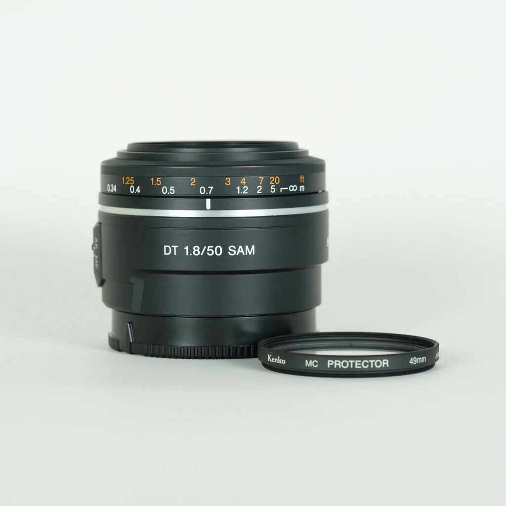 SONY DT 50mm F1.8 SAM SAL50F18の出品 | ONE SCENE（ワンシーン）
