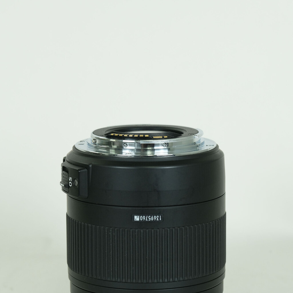 SIGMA 18-250mm F3.5-6.3 DC MACRO OS HSM (キヤノンEF用) SIGMA 18-250mm F3.5-6.3 DC MACRO OS HSM (キヤノンEF用)