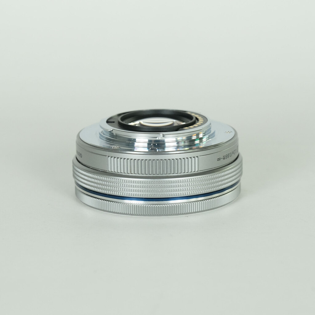 OLYMPUS M.ZUIKO DIGITAL ED 14-42mm F3.5-5.6 EZ シルバー