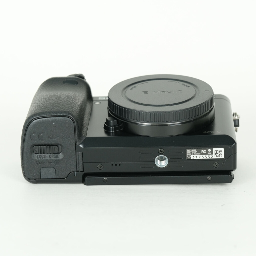SONY α6000（ILCE-6000）の出品 | ONE SCENE（ワンシーン）