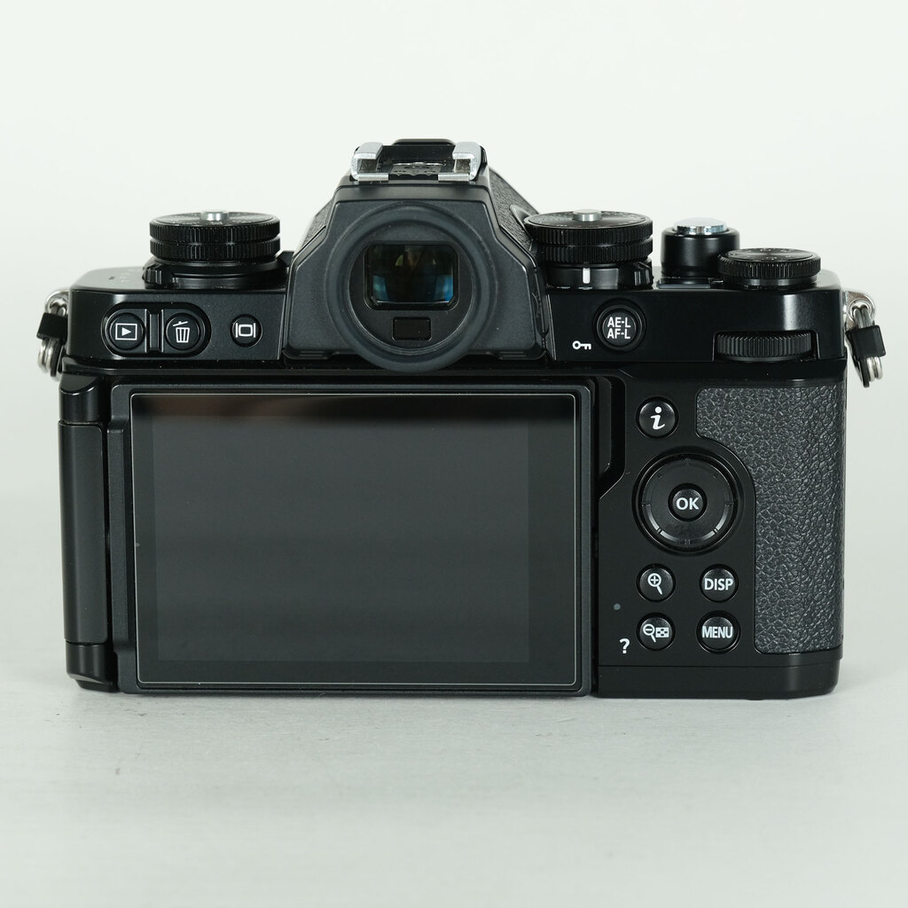 Nikon Z fc [�{�f�B �u���b�N]