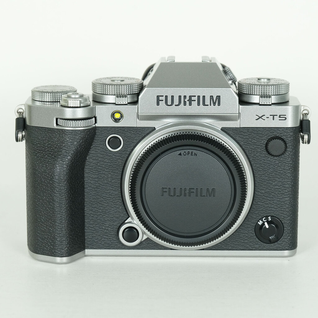 FUJIFILM X-T5 [�{�f�B �V���o�[]