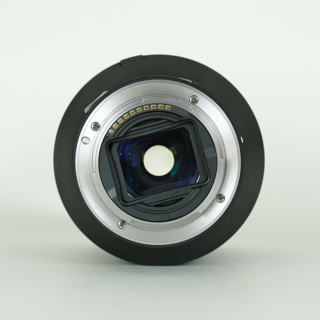 SONY FE 24-240mm F3.5-6.3 OSS SEL24240