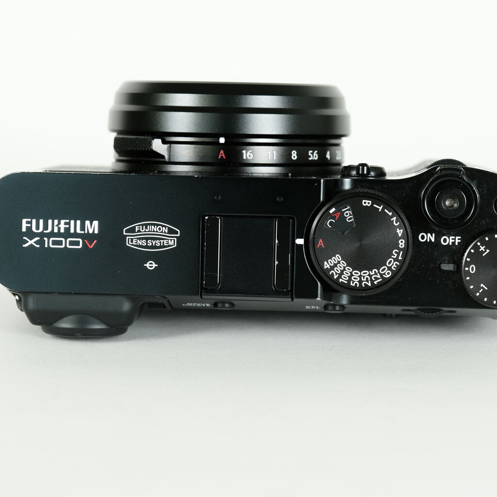 FUJIFILM X100V ブラック