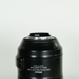 Nikon AF-S VR Micro-Nikkor 105mm f/2.8G IF-ED