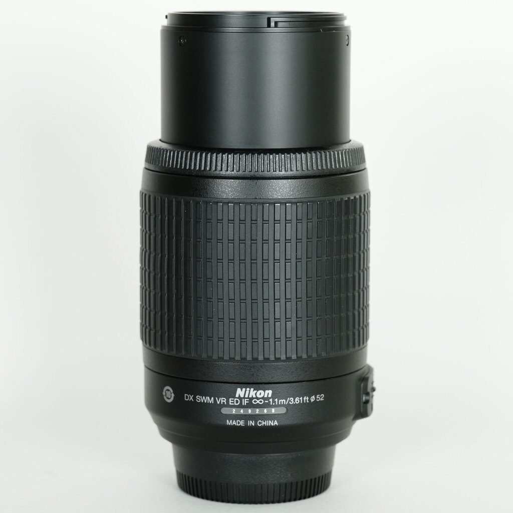 Nikon AF-S DX VR Zoom-Nikkor 55-200mm F4-5.6G IF-ED Nikon AF-S DX VR Zoom-Nikkor 55-200mm F4-5.6G IF-ED