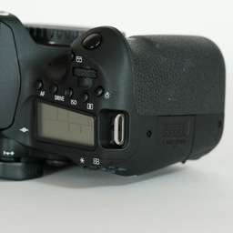 Canon EOS 90D