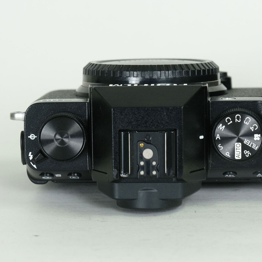 FUJIFILM X-S10