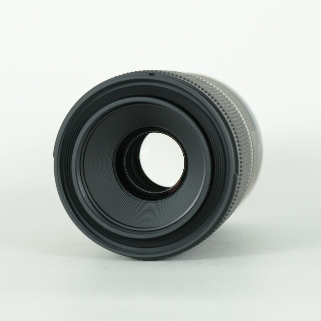 SIGMA 70mm F2.8 DG MACRO｜Art [ソニーE用]の出品 | ONE SCENE（ワン