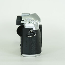 OLYMPUS OM-D E-M10 Mark III