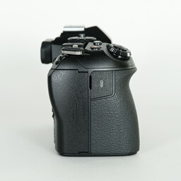 OLYMPUS OM-D E-M1 Mark III