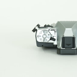 OLYMPUS OM-D E-M5 Mark II OLYMPUS OM-D E-M5 Mark II