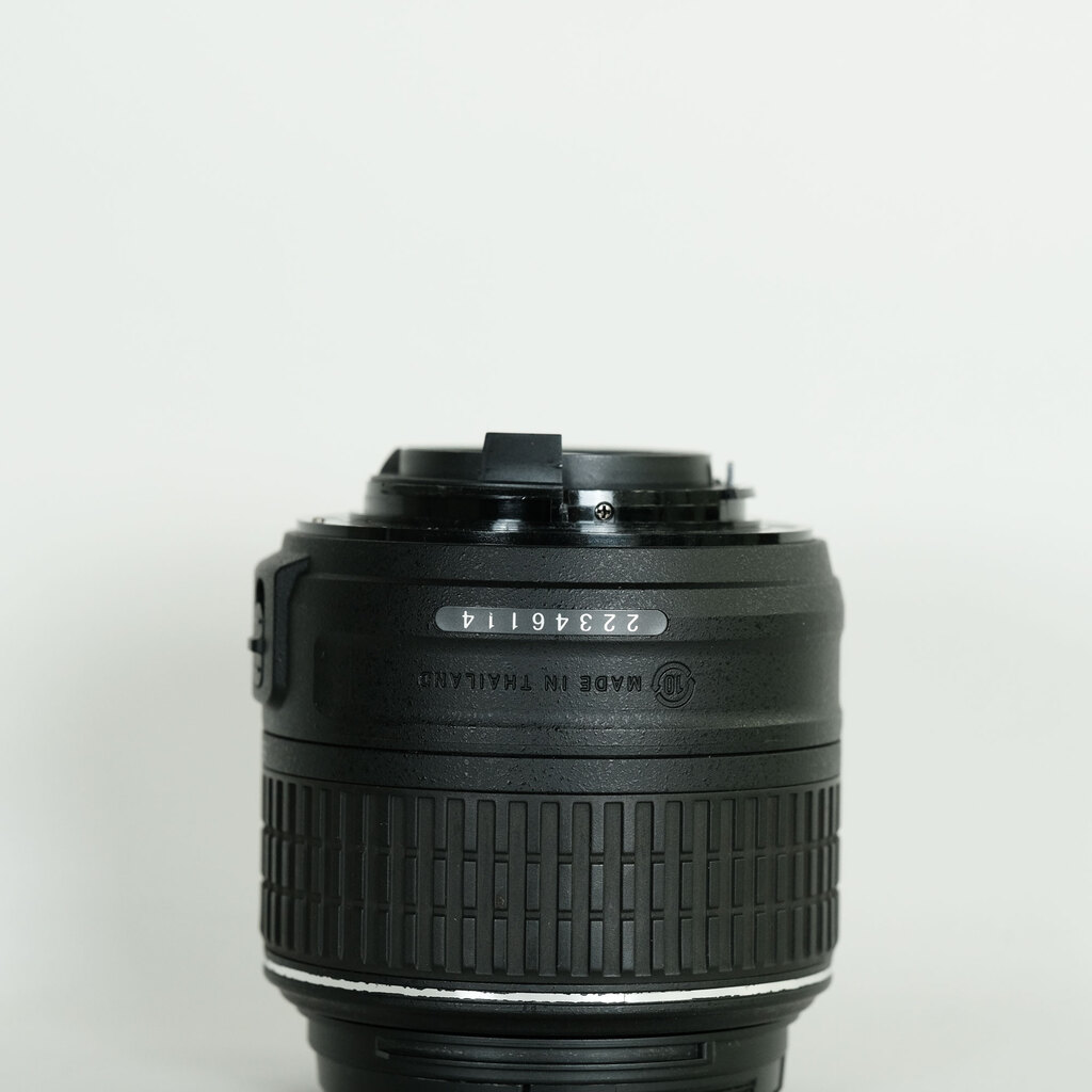Nikon AF-S DX NIKKOR 18-55mm f3.5-5.6G VR II