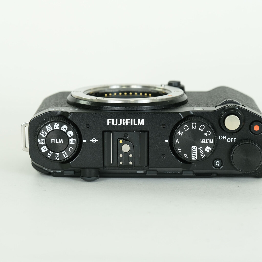 FUJIFILM X-M5