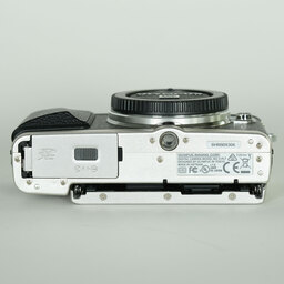 OLYMPUS PEN Lite E-PL7 ボディ シルバー