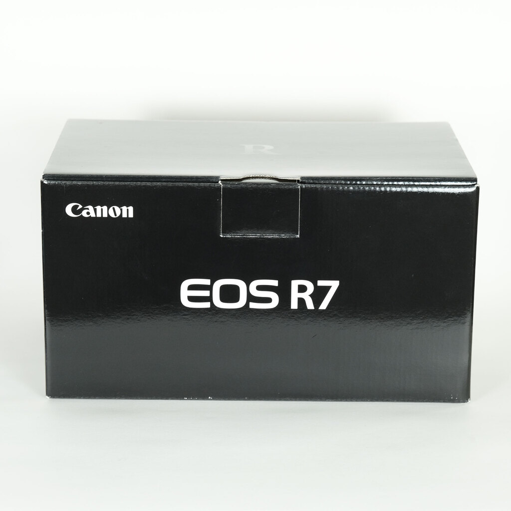 Canon EOS R7