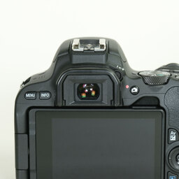 Canon EOS Kiss X9