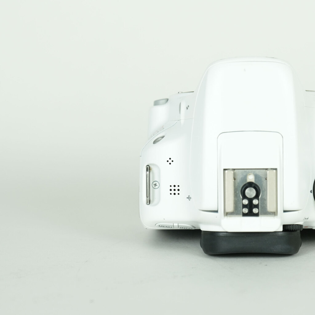 Canon EOS Kiss X7 ボディ ホワイトの出品 | ONE SCENE（ワンシーン）