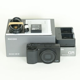 RICOH GR IV