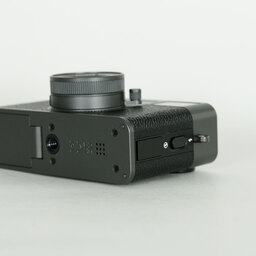 FUJIFILM X half X-HF1