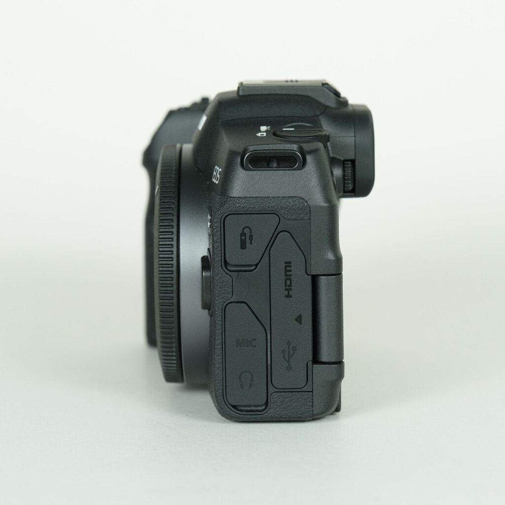 Canon EOS R8 Canon EOS R8