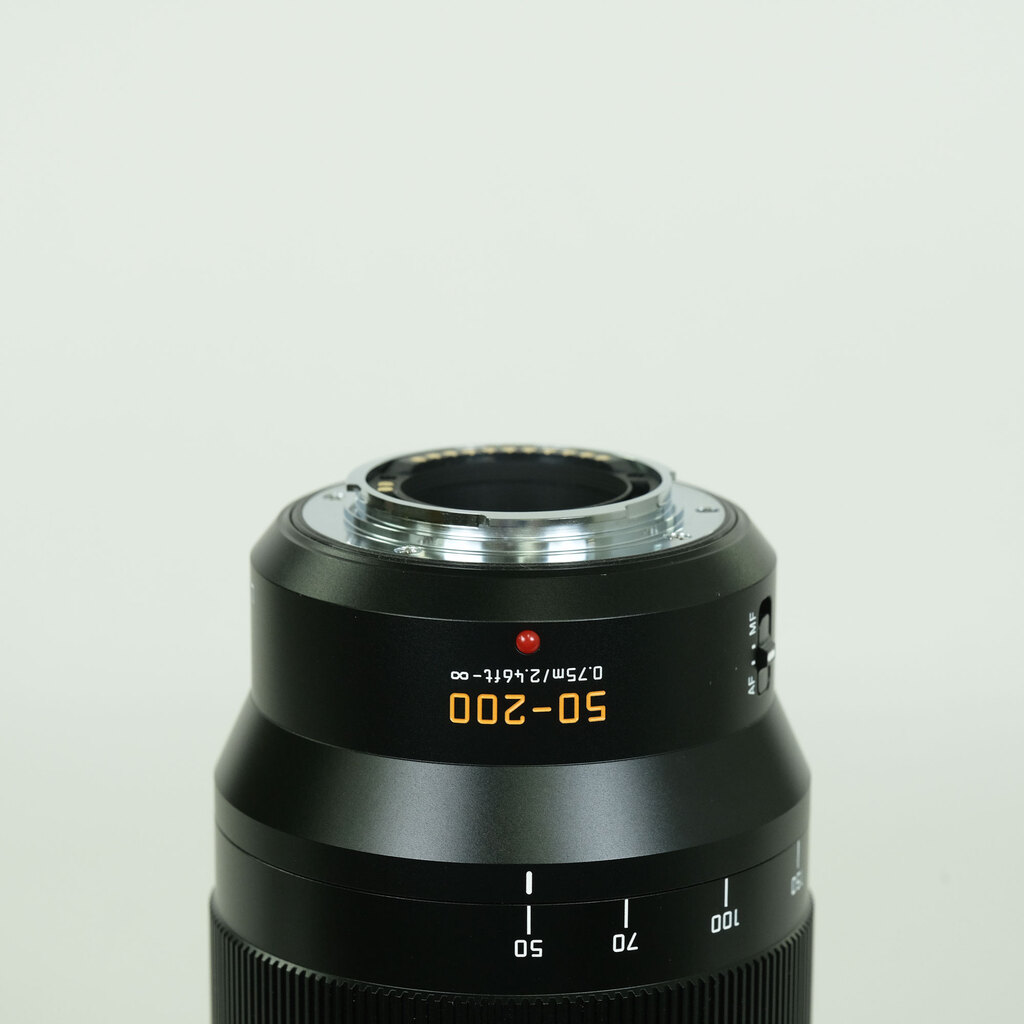 Panasonic LEICA DG VARIO-ELMARIT 50-200mm / F2.8-4.0 ASPH. / POWER O.I.S. Panasonic LEICA DG VARIO-ELMARIT 50-200mm / F2.8-4.0 ASPH. / POWER O.I.S.