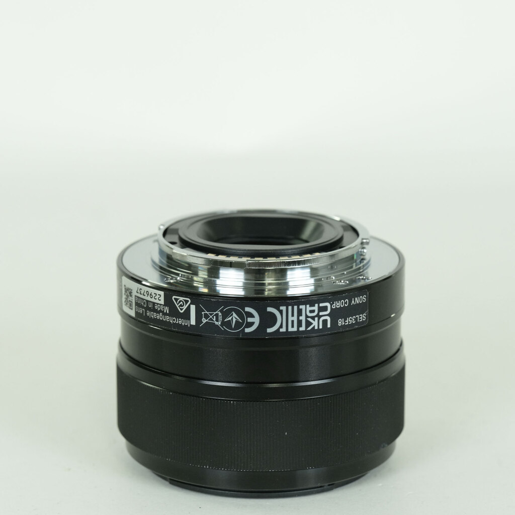SONY E 35mm F1.8 OSS SEL35F18