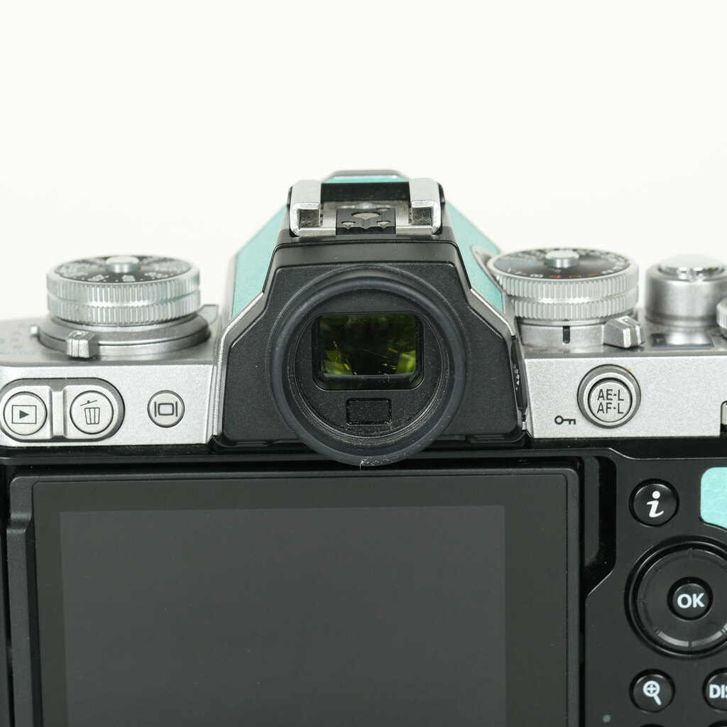 Nikon Z fc ボディ シルバー プレミアムエクステリア張替済み Nikon Z fc ボディ シルバー プレミアムエクステリア張替済み