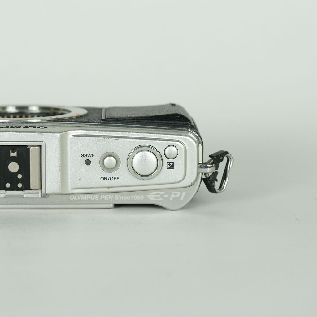 OLYMPUS PEN E-P1 ボディ シルバー