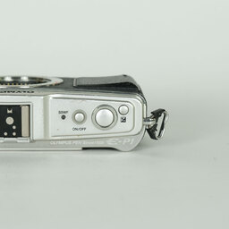 OLYMPUS PEN E-P1 ボディ シルバー