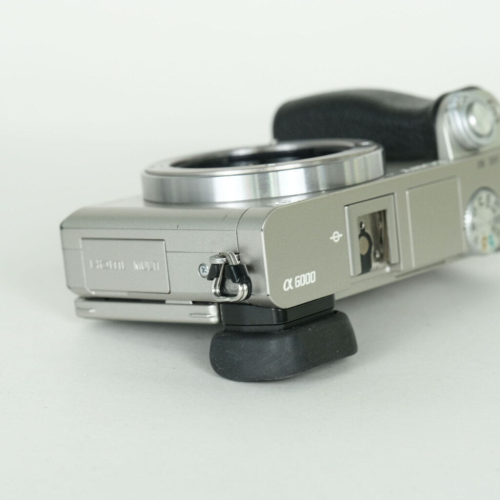 SONY α6000(ILCE-6000) SONY α6000(ILCE-6000)