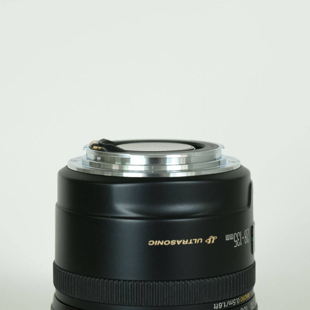 Canon EF28-135mm F3.5-5.6 IS USM