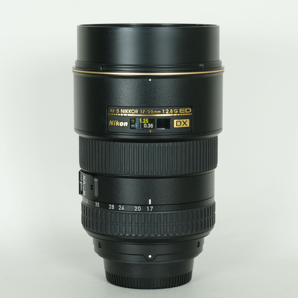 Nikon AF-S DX Zoom-Nikkor 17-55mm f/2.8G IF-ED Nikon AF-S DX Zoom-Nikkor 17-55mm f/2.8G IF-ED