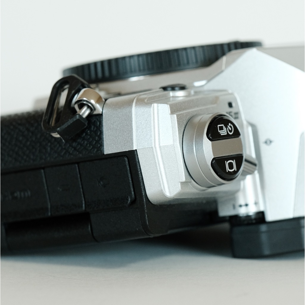 OLYMPUS OM-D E-M5 Mark III