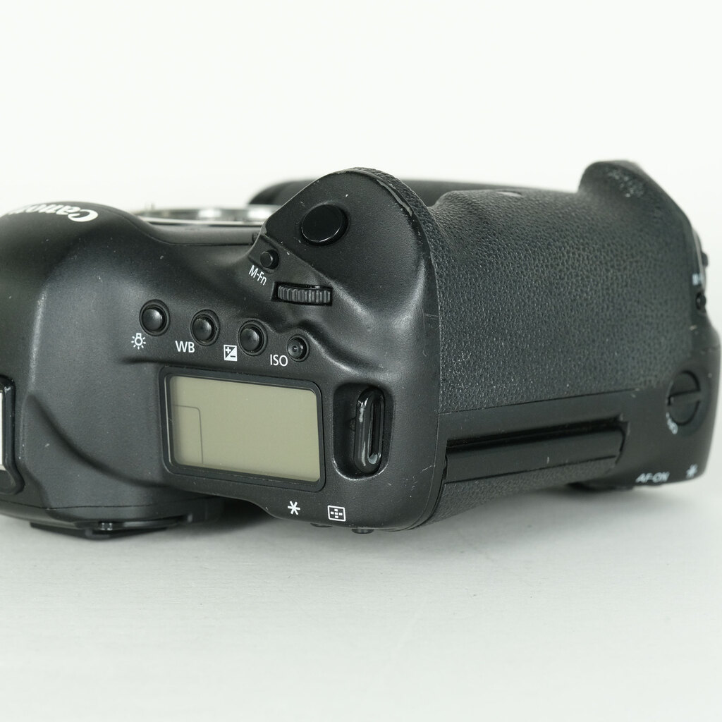 Canon EOS-1D Xの出品 | ONE SCENE（ワンシーン）