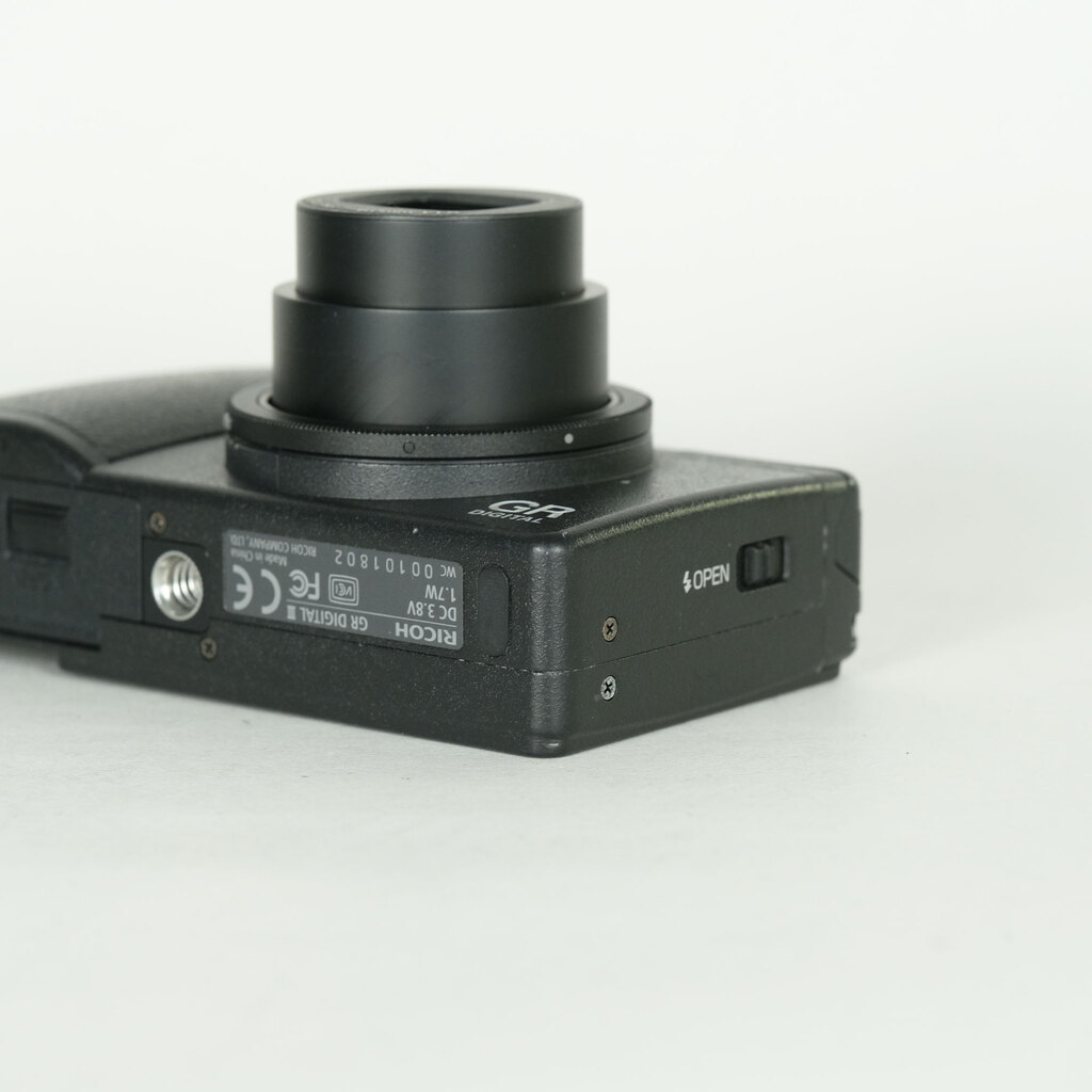 RICOH GR DIGITAL III レンズ付き RICOH GR DIGITAL IIIの出品 | ONE SCENE（ワンシーン）