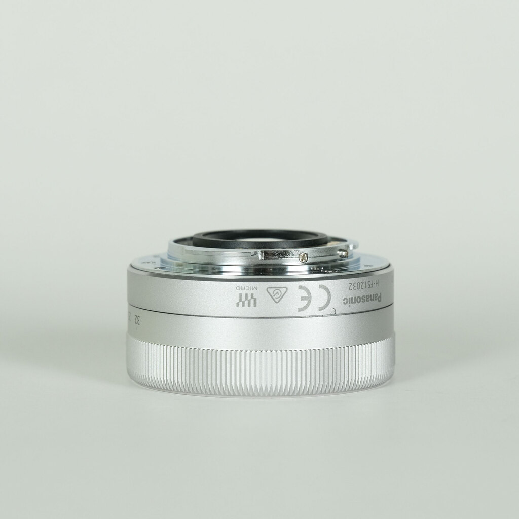 Panasonic LUMIX G VARIO 12-32mm / F3.5-5.6 ASPH. / MEGA O.I.S.の