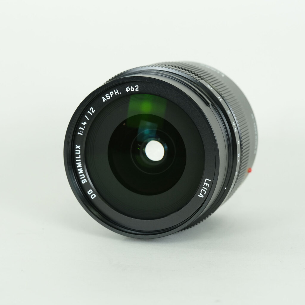 Panasonic LEICA DG SUMMILUX 12mm / F1.4 ASPH.