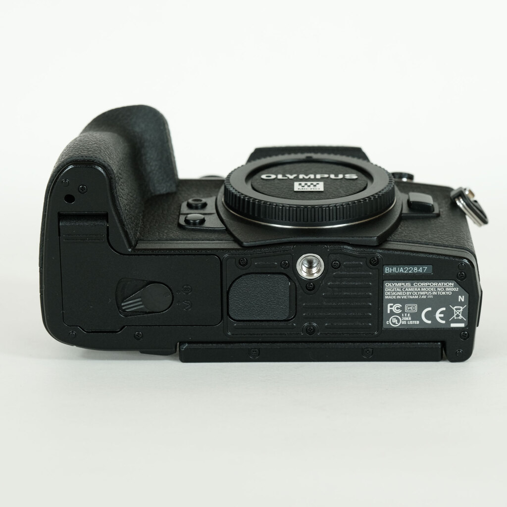 OLYMPUS OM-D E-M1 Mark II