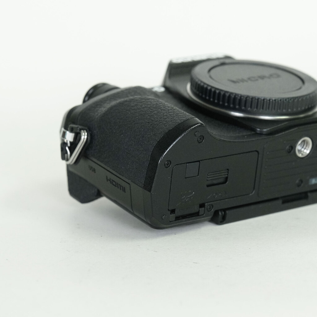 OLYMPUS OM-D E-M10 Mark IV