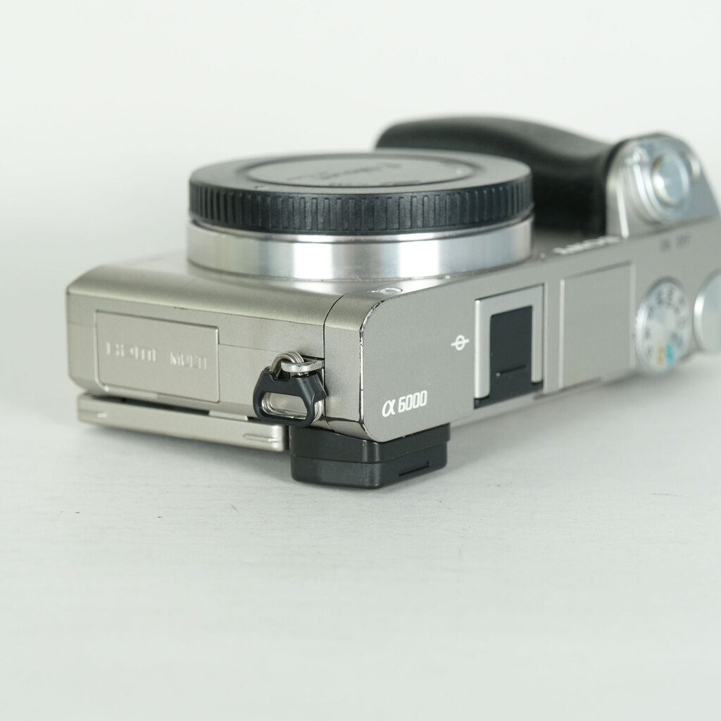 SONY α6000（ILCE-6000）の出品 | ONE SCENE（ワンシーン）