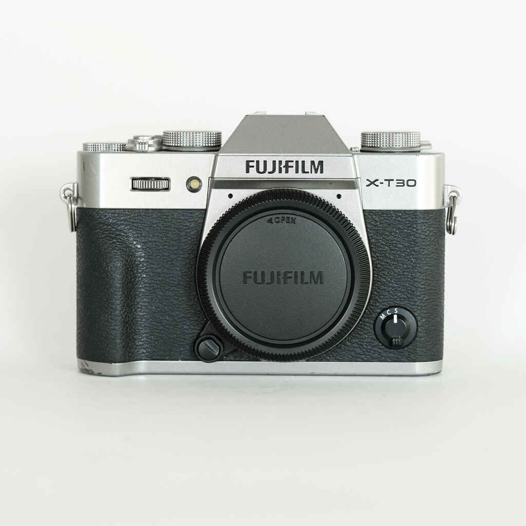 FUJIFILM X-T30