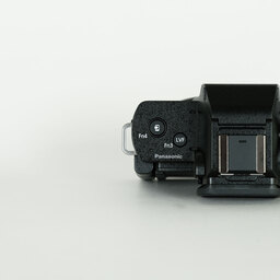 Panasonic LUMIX DC-G100V 標準ズームレンズ ＋ トライポッドグリップキット