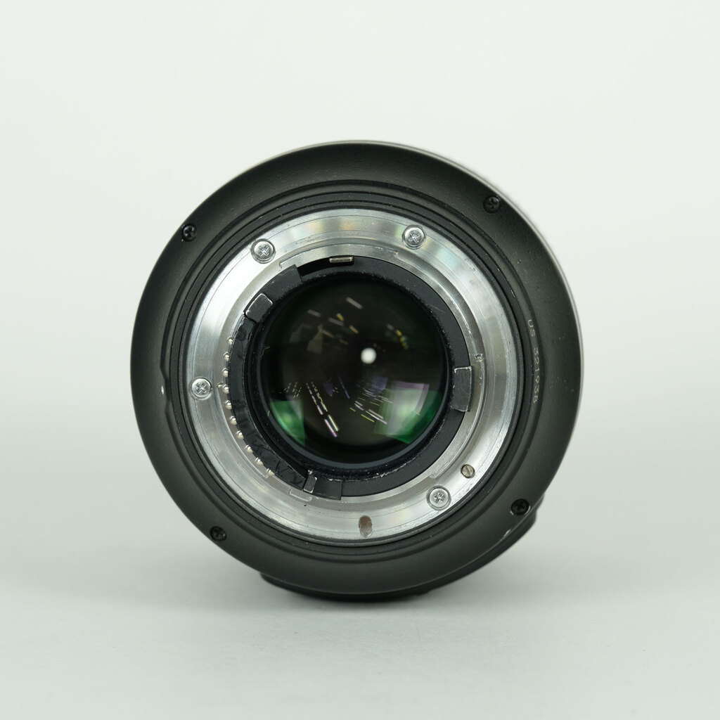 Nikon AF-S VR Micro-Nikkor 105mm f/2.8G IF-ED Nikon AF-S VR Micro-Nikkor 105mm f/2.8G IF-ED