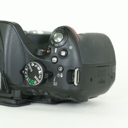 Nikon D5200 ボディ ブラック