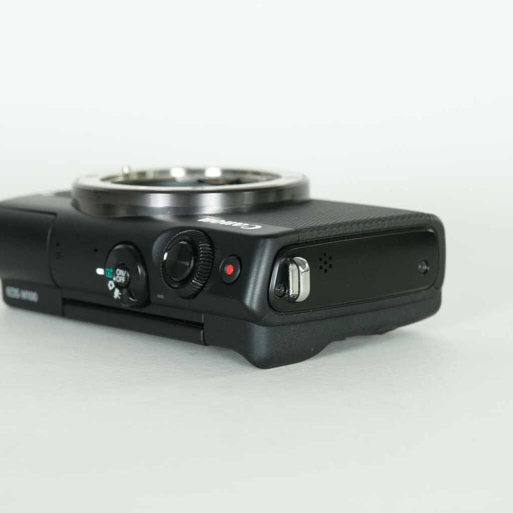 Canon EOS M100
